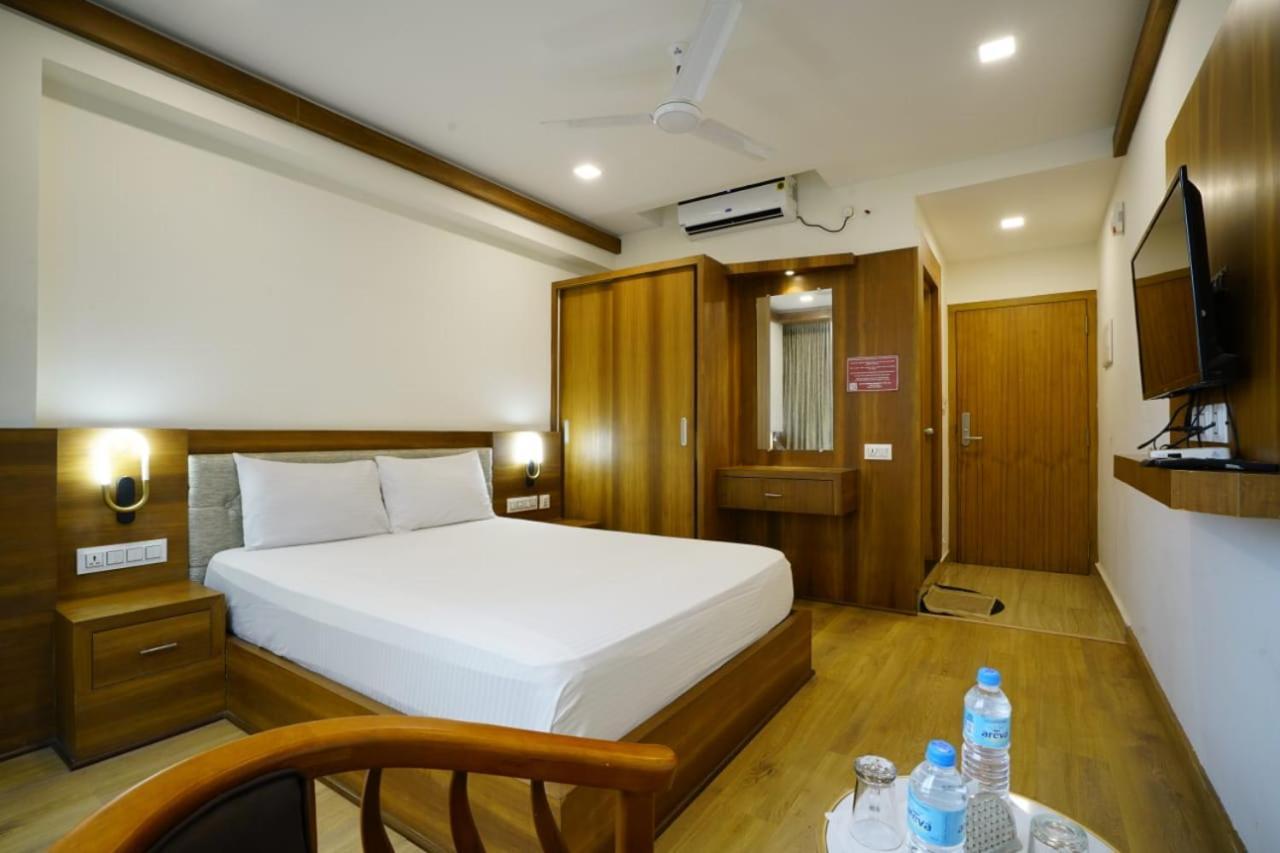 Astro Marine Hospitality Pvt Ltd Ξενοδοχείο Kochi Εξωτερικό φωτογραφία